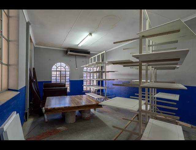1,200M² BUILDING FOR SALE IN VILLAGE MAIN